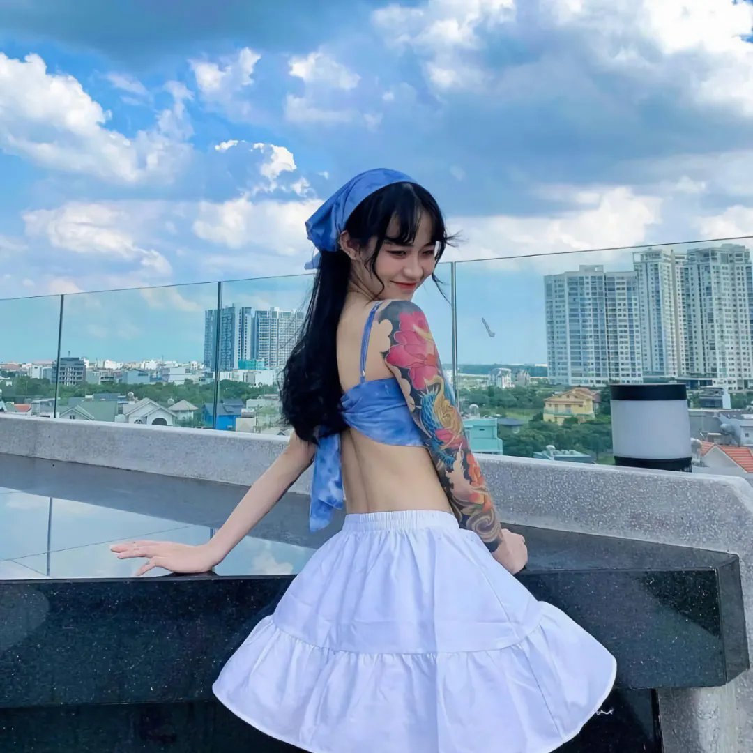 神秘裸女